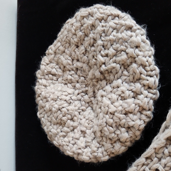 H&H, Woman's, One Size, Beret and Infinity Scarf, Light Grey w Gold Thread Woven - Picture 2 of 6